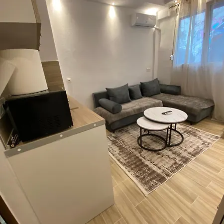 Melina House Apartment *